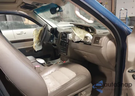 2002 Ford Explorer Eddie Bauer из США, поврежденный, VIN 1FMDU74W02ZD00032